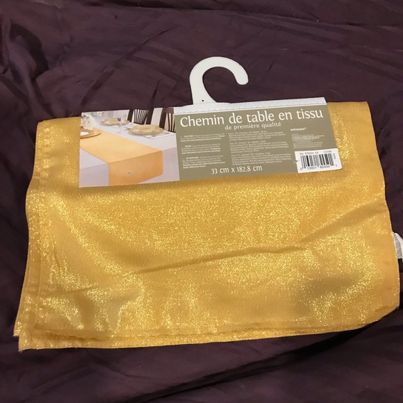 Amscan fabric table runner - Picture 2 of 3